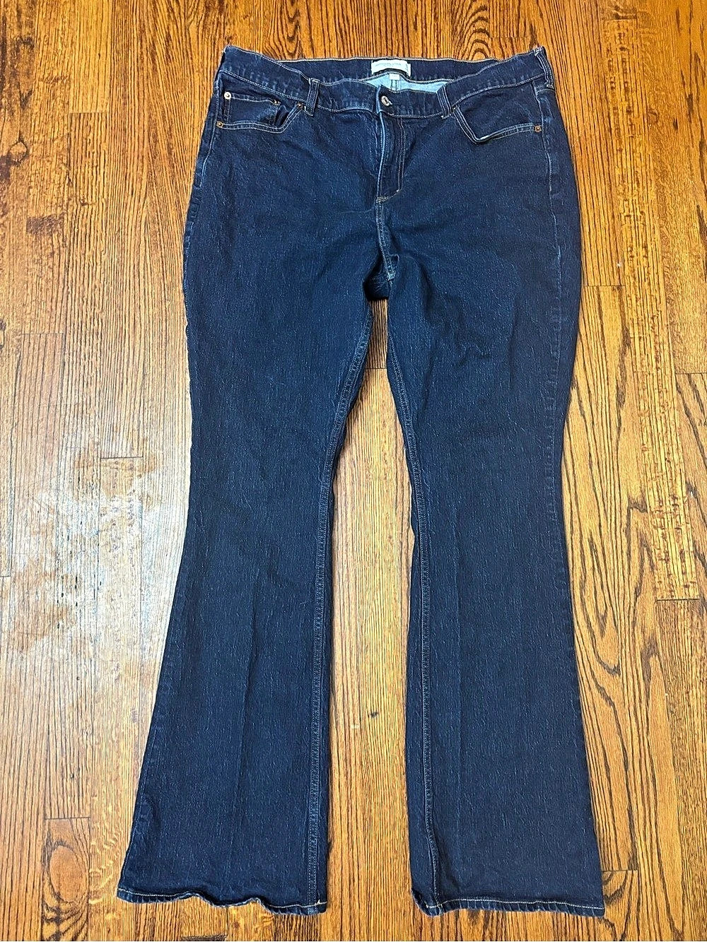 Abercrombie & Fitch Curve Love Mid Rise The Bootcut Jean